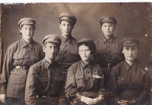 Девушки (и не только) в военной форме. Кубари. Черкассы.1940