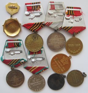 Подборка разных медалей.