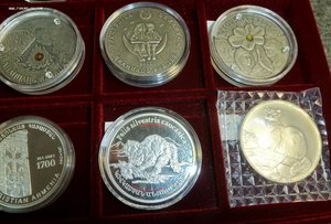 Более 100 монет СЕРЕБРО ,унцовки и т.д.