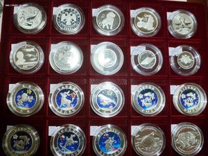 Более 100 монет СЕРЕБРО ,унцовки и т.д.