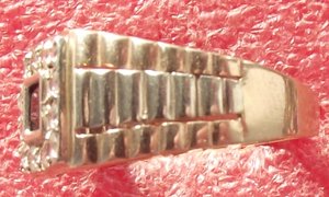 золотая,мужская печатка,3,18гр