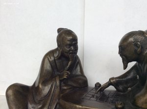 Бронзовая статуэтка «Поединок в шашки»