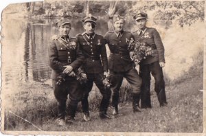 Фото бойцов Войска Польского с советскими наградами. Повязки