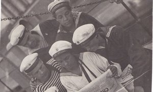 ОСОВИАХИМ. г.Ярославль. Бескозырки с надписью. 1930-е.