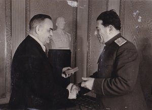 Награждение. Л.З. Мехлис. Москва,февраль 1949 г.