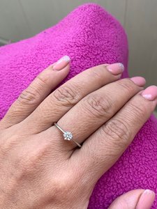 Классическое белое 750 пробы кольцо фирмы SHANE