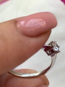 Классическое белое 750 пробы кольцо фирмы SHANE