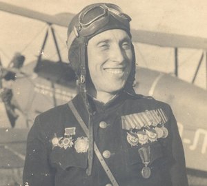 Летчик в шлеме возле У-2 Аэрофлот Невский,подв.ОВ,3 БКЗ,КЗ