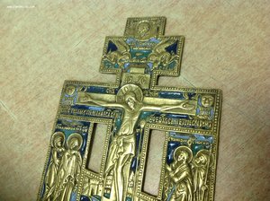 Распятие с предстоящими многоэмальное