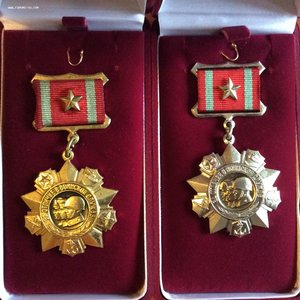 "За отличие в воинской службе" 1–2 степени.