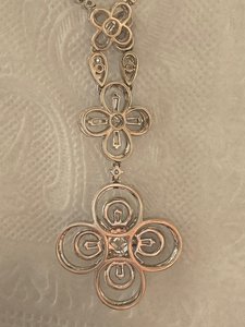 Шикарное дорогое колье с бриллиантами 10 карат..дешево