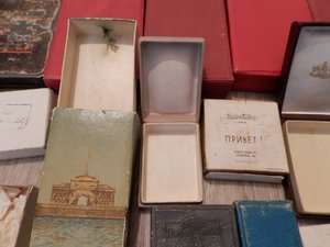 Много разных коробок от часов,орденов,знаков и т.д.