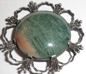 Брошь 875 с камнем