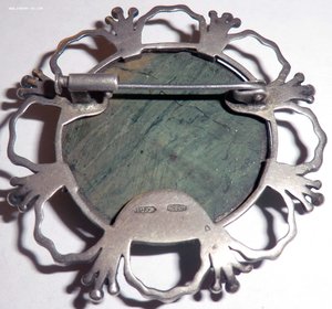 Брошь 875 с камнем