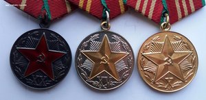 Комплект выслуги в КГБ, медаль 20 лет серебро, лучи острые.