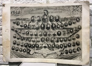 Ад’ютанту от командира соединения. Фото офицеров управления.