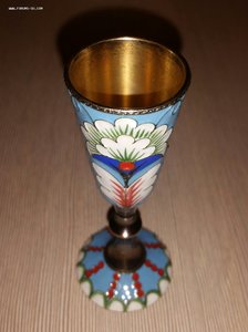 Серебряная рюмка с эмалями