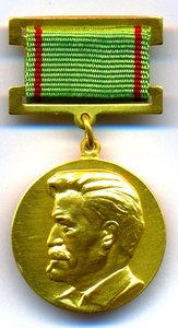 Лауреат премии им Грекова