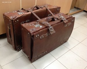 2 Старых Кожанных Чемодана - Китай времен Мао 40-50е годы