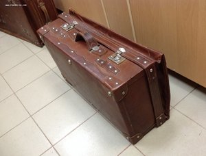 2 Старых Кожанных Чемодана - Китай времен Мао 40-50е годы