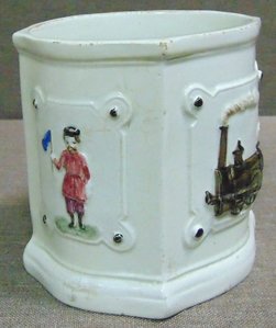 Карандашница. Паровоз.