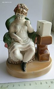 Женщина в кресле,Кузнецов