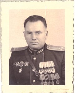 Фото с республиканским орденом Красного Знамени ТуркССР