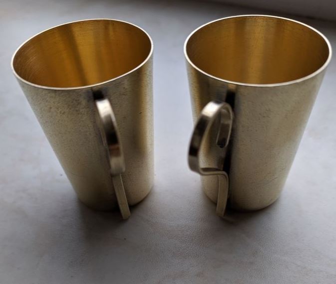 Две серебряные стопки с боковыми ручками, 875 проба