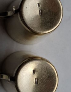 Две серебряные стопки с боковыми ручками, 875 проба