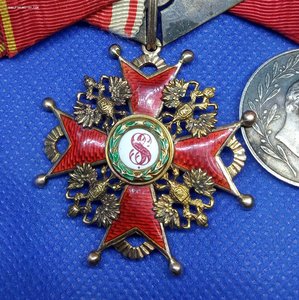 Колодка с орденом Станислава III в золоте и двумя медалями.