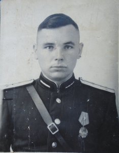 6 фото советских   военных с иностранными наградами.
