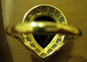 Кольцо и серьги. Золото 750 пр. Сапфиры, бриллианты.