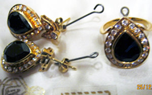 Кольцо и серьги. Золото 750 пр. Сапфиры, бриллианты.