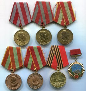 Разные медали (22 штуки)