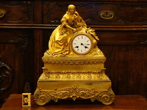 Эффектные каминные часы. Бронза с позолотой. 19 век