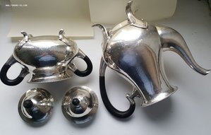 чайник с сахарницей серебро