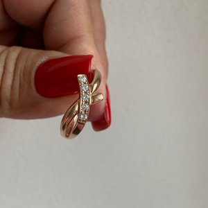 Новое золотое кольцо с бриллиантами...недорого