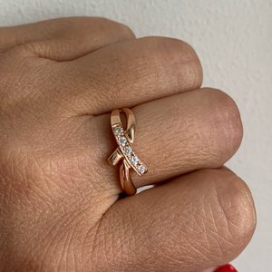 Новое золотое кольцо с бриллиантами...недорого