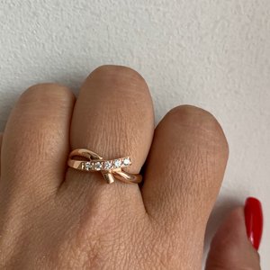 Новое золотое кольцо с бриллиантами...недорого