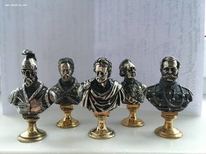 Бюсты царей в серебре