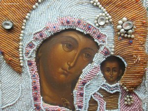 Шикарная Икона Казанской Богородицы. шитье 19 век.