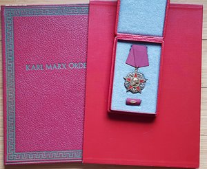 ГДР Карл Маркс тяжелый в домике, люкс