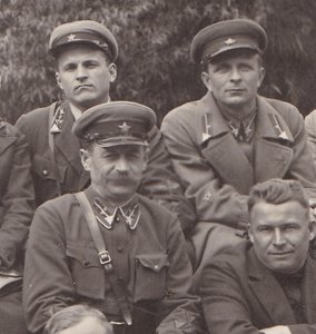 Группа командиров ВВ НКВД на отдыхе. 1939 г.