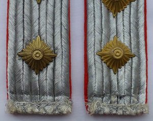 2 пары погон Вермахта