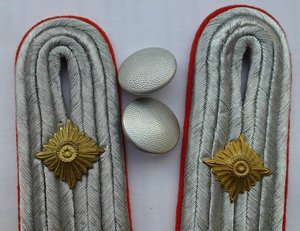 2 пары погон Вермахта
