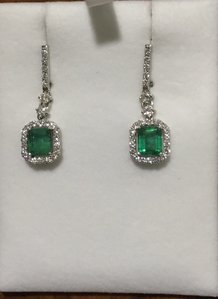 Серьги с изумрудами и бриллиантами