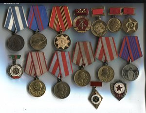 15 разных медалей и знаков (солянка)