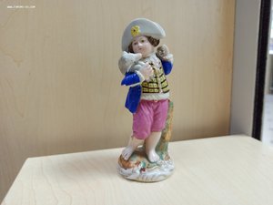 Фарфор фабрики Попова "Пастушок с овцой на плече"
