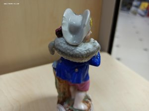 Фарфор фабрики Попова "Пастушок с овцой на плече"