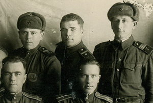 Красноармейцы и Офицеры. НКВД. Эмблемы и Шифровки на Погонах